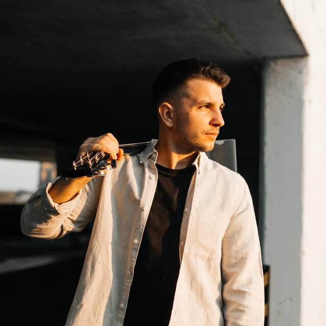 Cover pentru melodia Apus în ochii verzi de la Stefan Gutanu